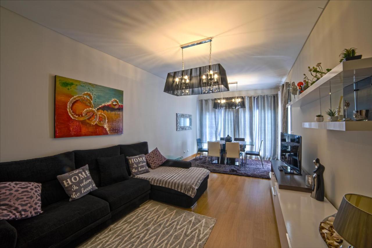 Lovely Apartment Near Airport And Nations Park, With Garage Loures Bagian luar foto