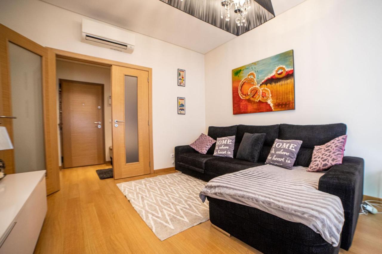 Lovely Apartment Near Airport And Nations Park, With Garage Loures Bagian luar foto