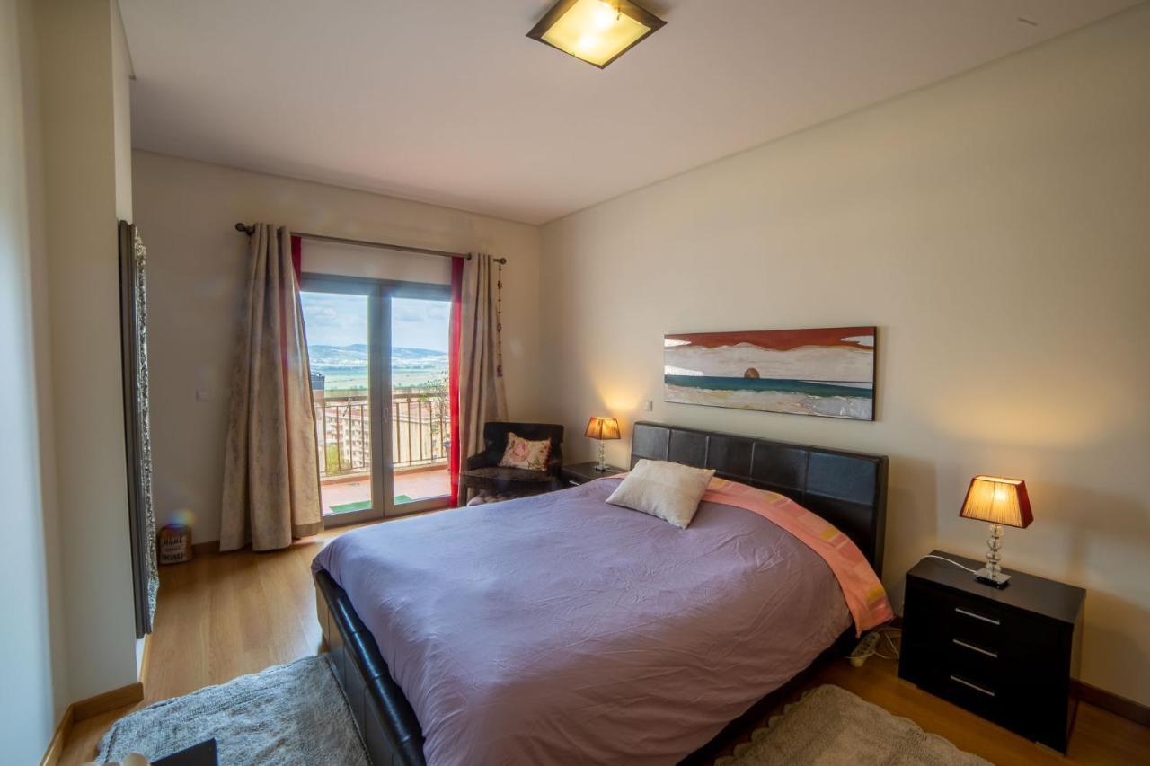 Lovely Apartment Near Airport And Nations Park, With Garage Loures Bagian luar foto