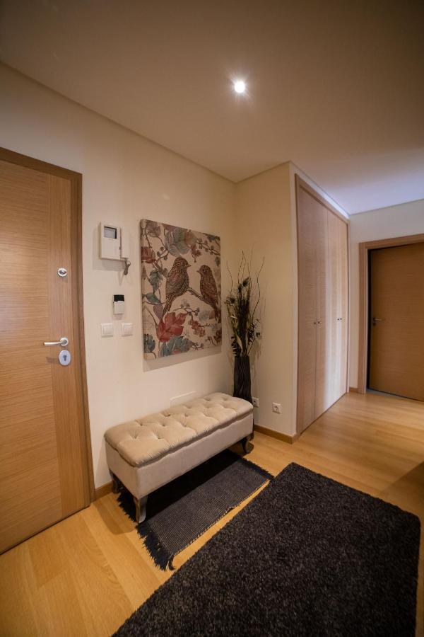 Lovely Apartment Near Airport And Nations Park, With Garage Loures Bagian luar foto
