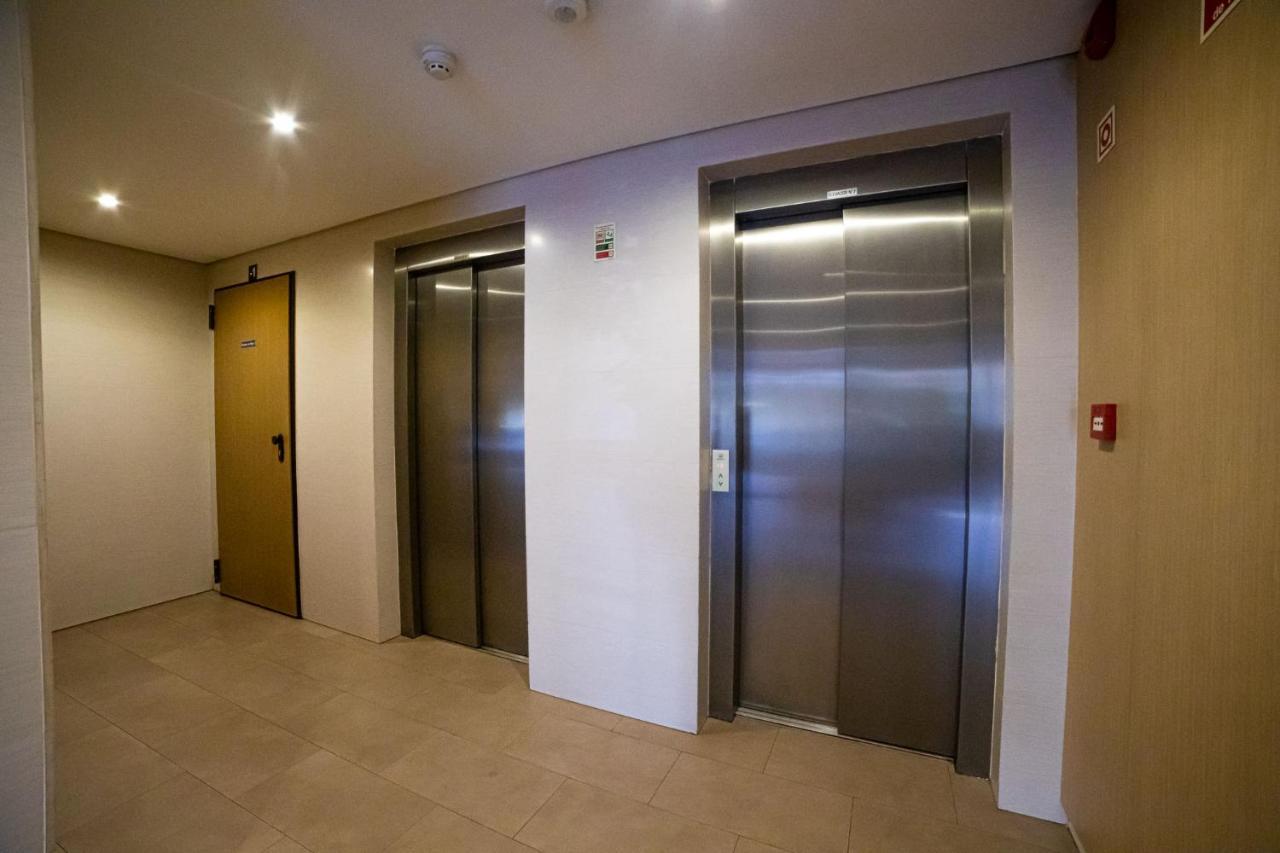 Lovely Apartment Near Airport And Nations Park, With Garage Loures Bagian luar foto