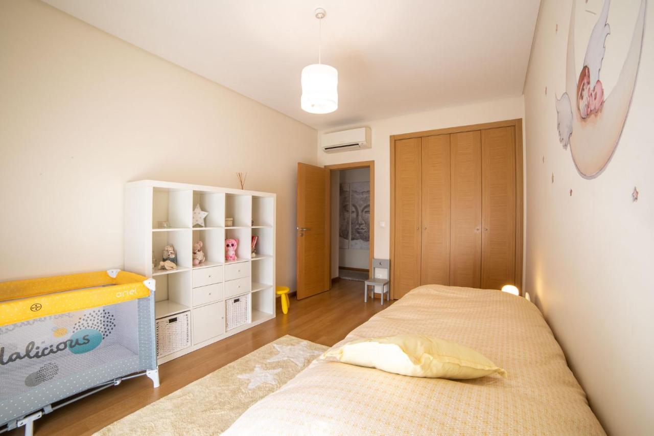 Lovely Apartment Near Airport And Nations Park, With Garage Loures Bagian luar foto