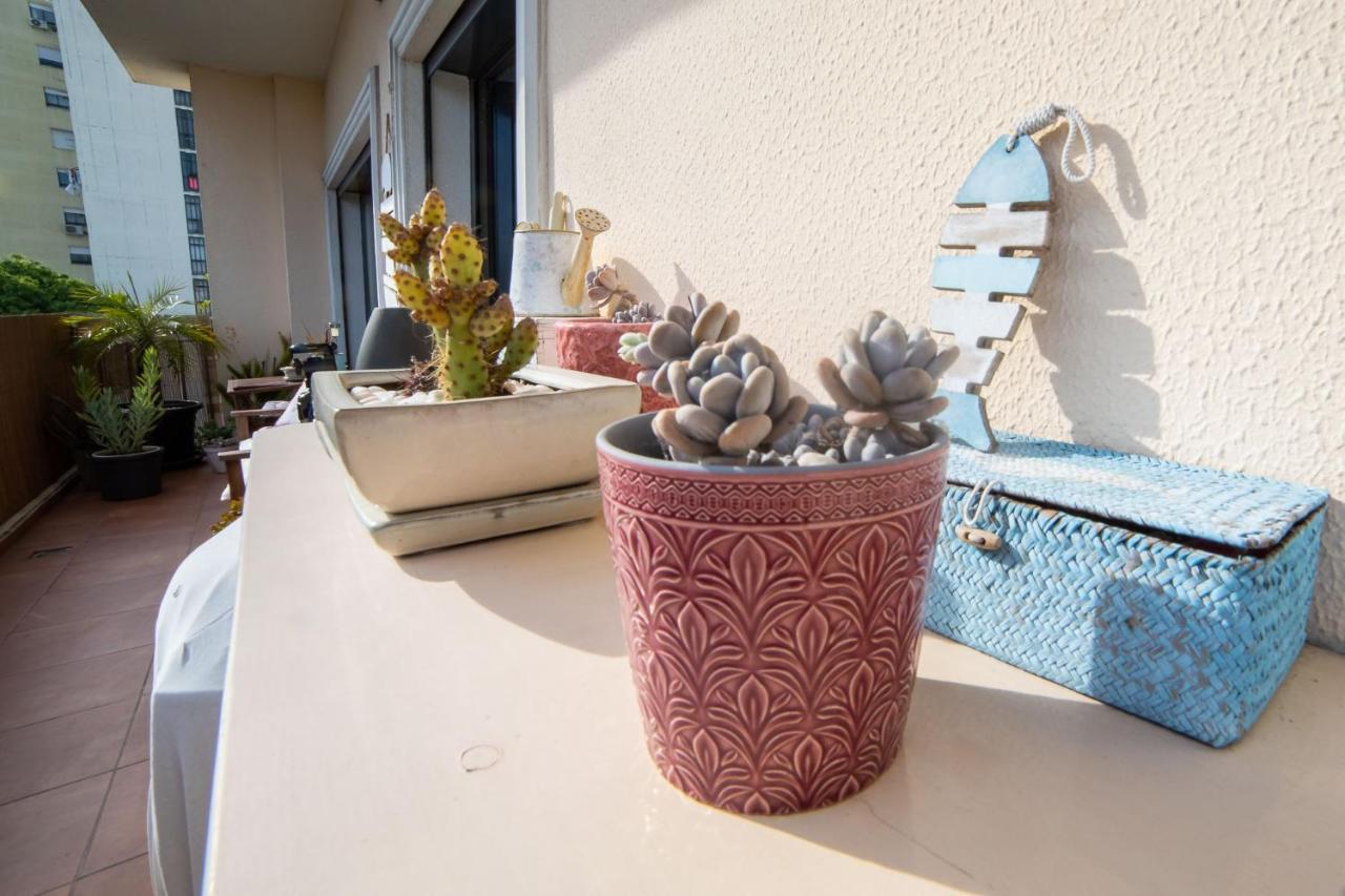 Lovely Apartment Near Airport And Nations Park, With Garage Loures Bagian luar foto