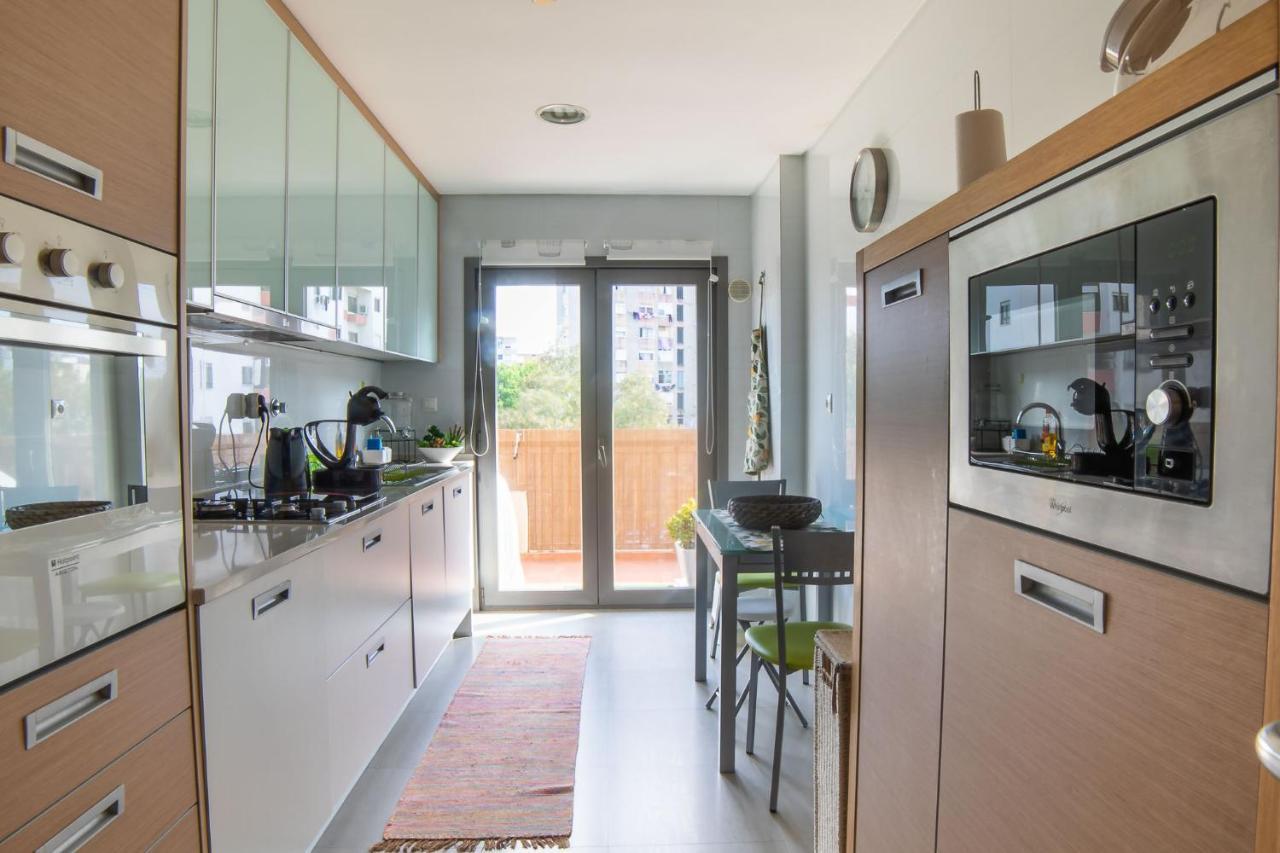 Lovely Apartment Near Airport And Nations Park, With Garage Loures Bagian luar foto