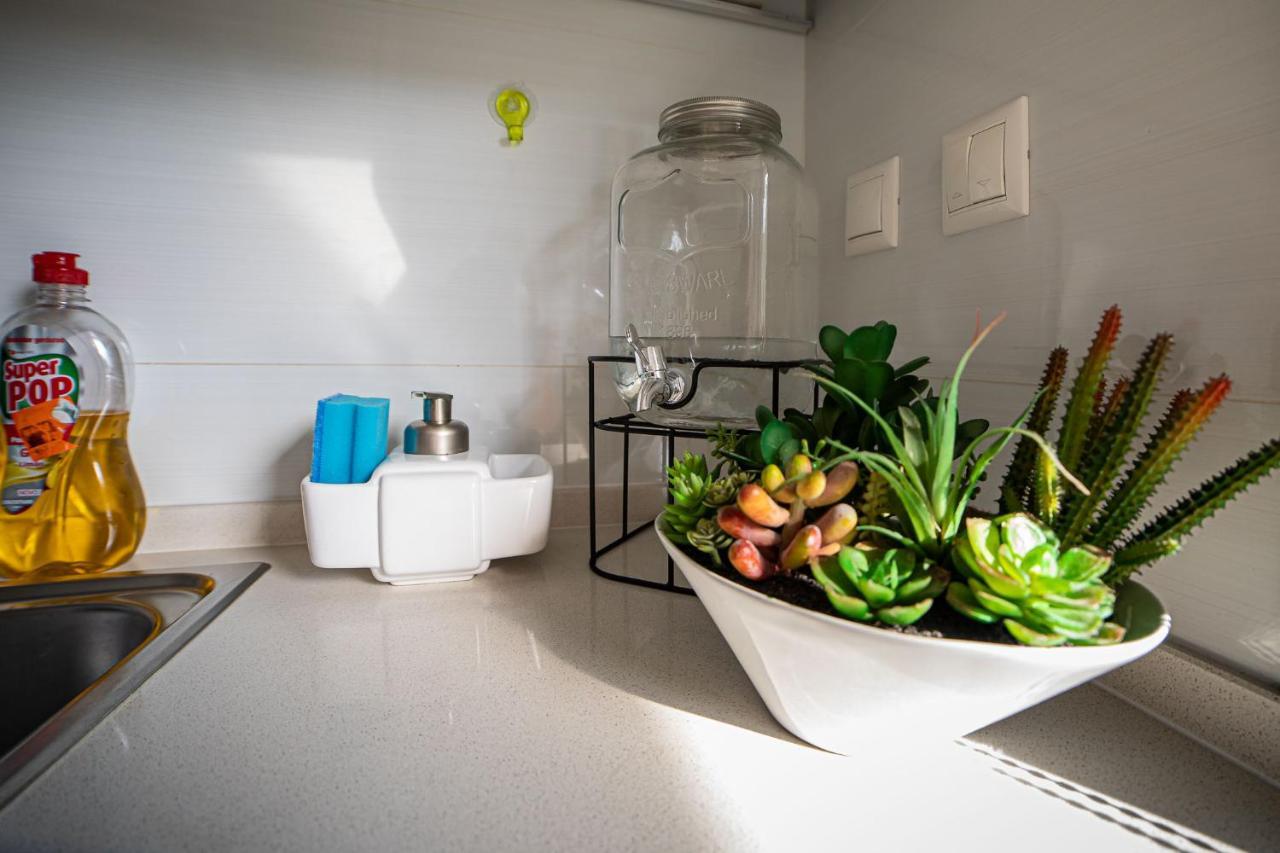 Lovely Apartment Near Airport And Nations Park, With Garage Loures Bagian luar foto