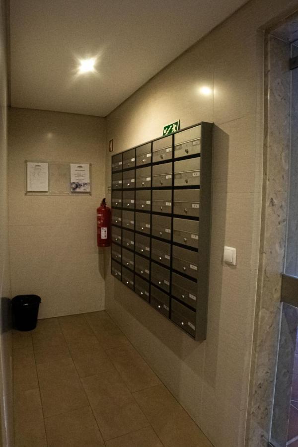 Lovely Apartment Near Airport And Nations Park, With Garage Loures Bagian luar foto