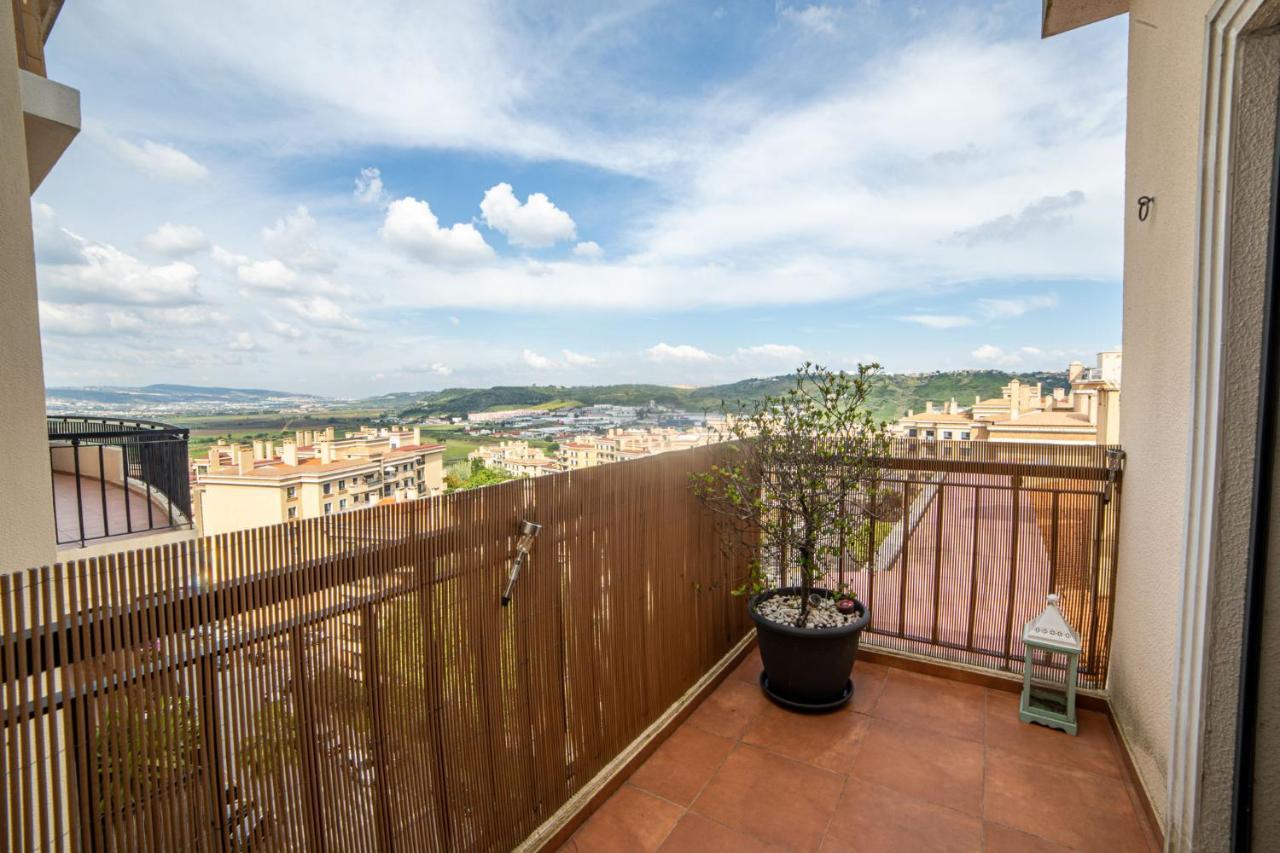 Lovely Apartment Near Airport And Nations Park, With Garage Loures Bagian luar foto
