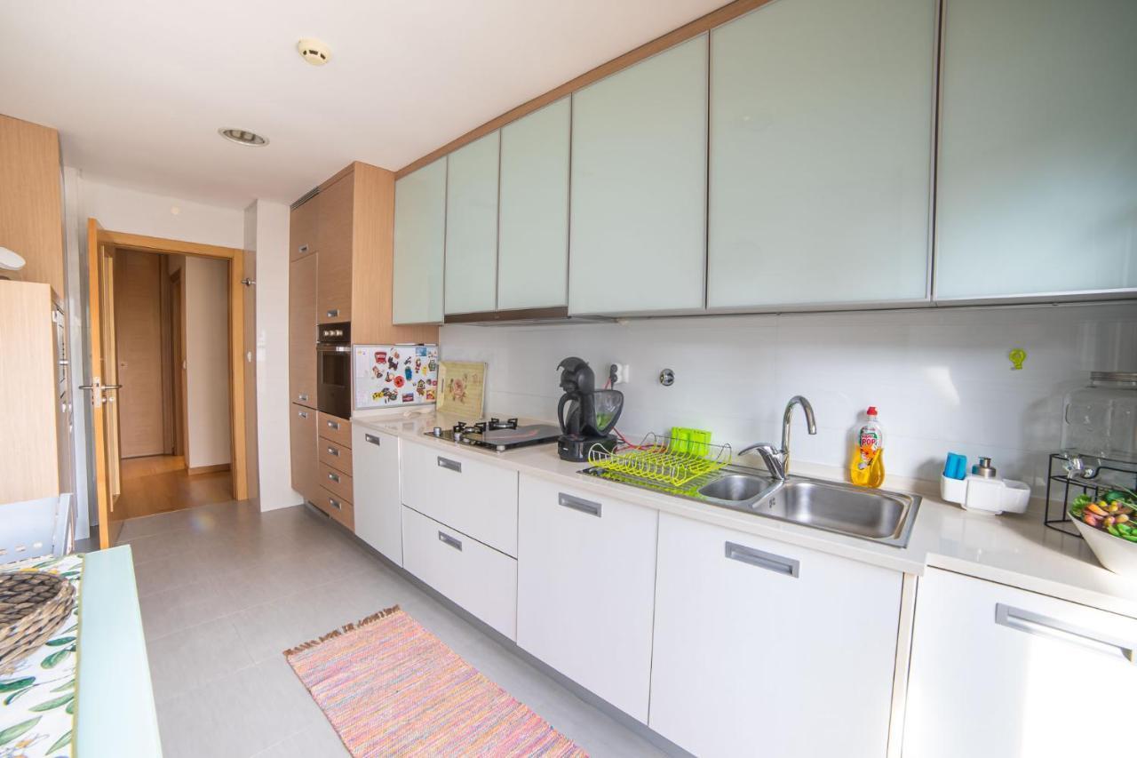 Lovely Apartment Near Airport And Nations Park, With Garage Loures Bagian luar foto